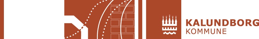 Plan, byg og miljøs bomærke illustrerer mursten, trafikstreger og kommunens logo